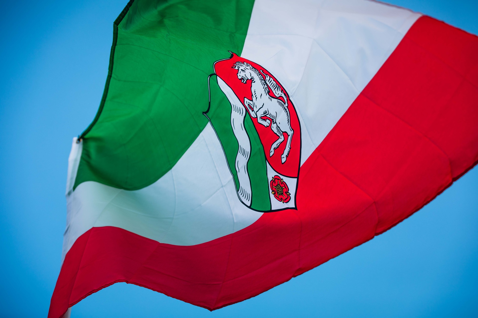 Nordrhein-Westfalen-Flagge – Wachtberg im Rhein-Sieg-Kreis, NRW