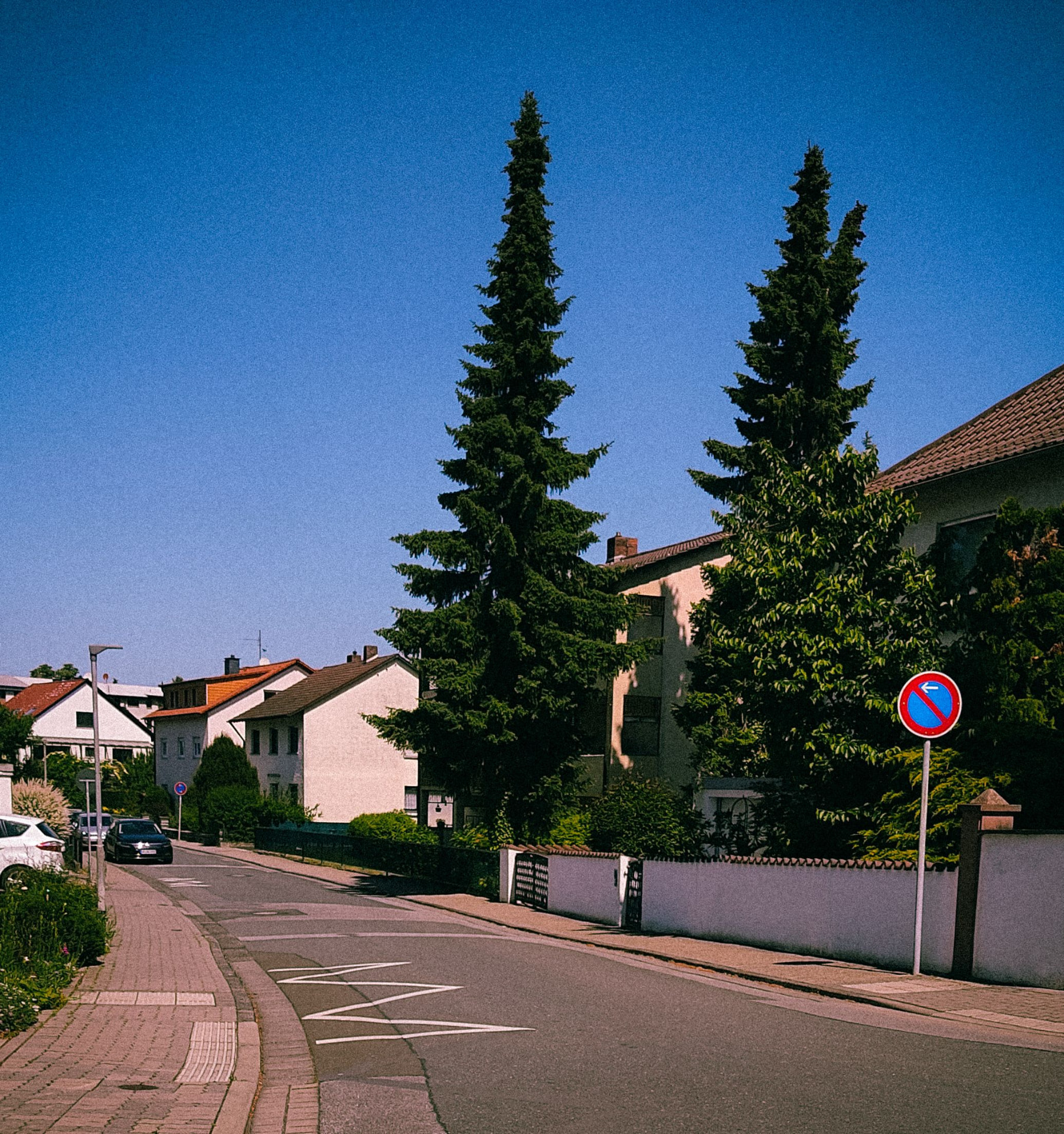 Ruhige Wohnstraße in der Region Bonn und Rhein-Sieg-Kreis
