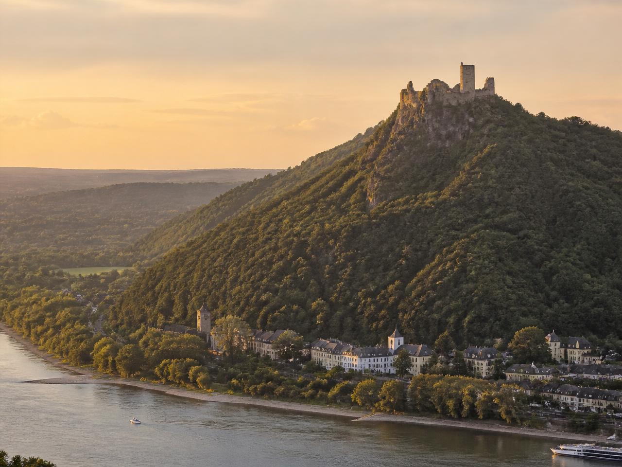 Drachenfels im Siebengebirge – Blick über den Rhein im Rhein-Sieg-Kreis